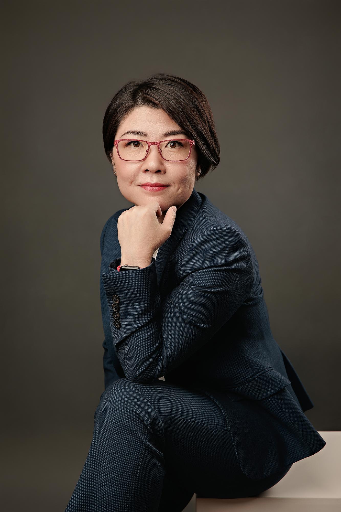 Financial planner headshot Calgary professional