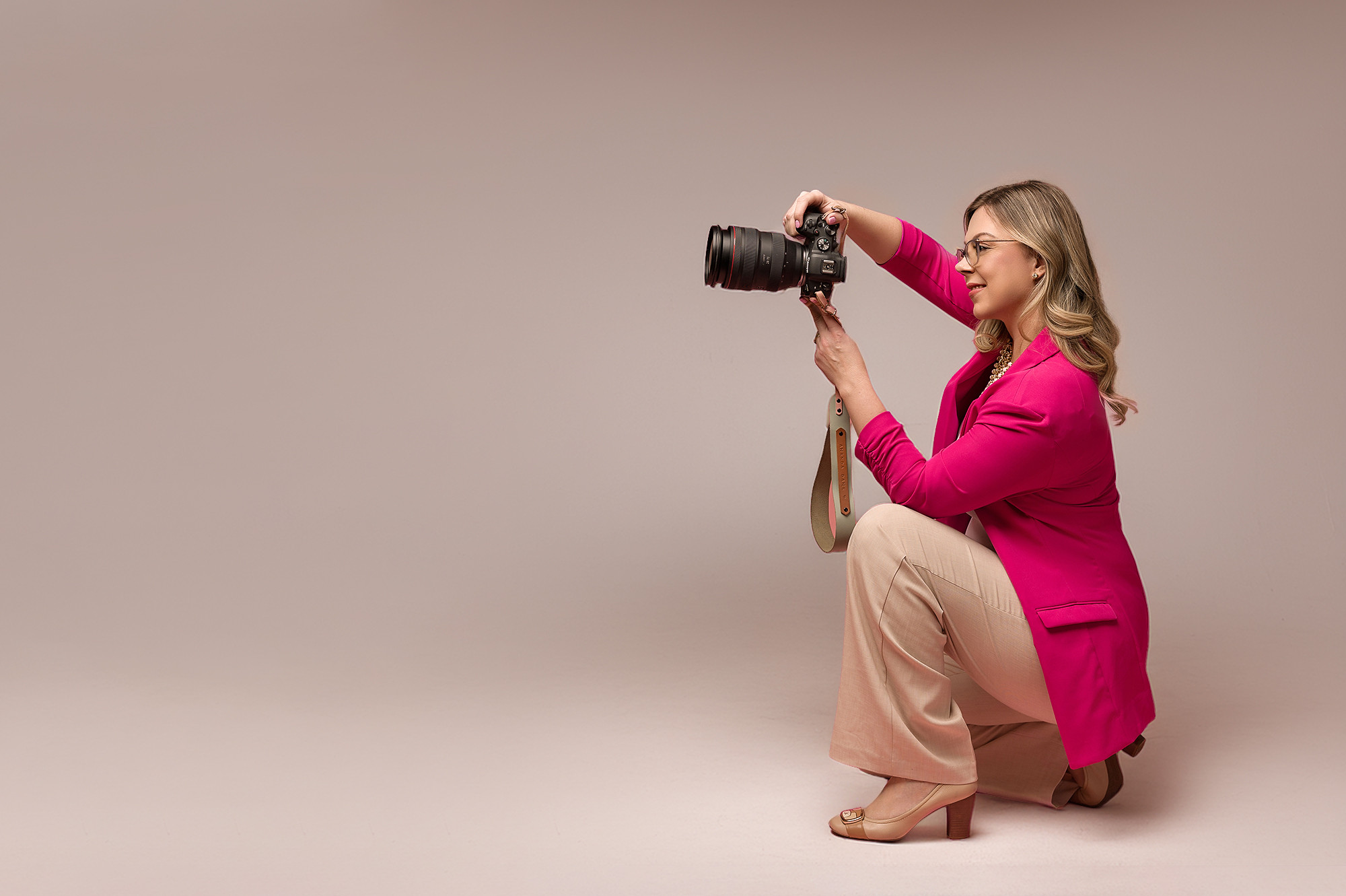 Amanda Dams, Calgary's premier headshot photographer studio portrait